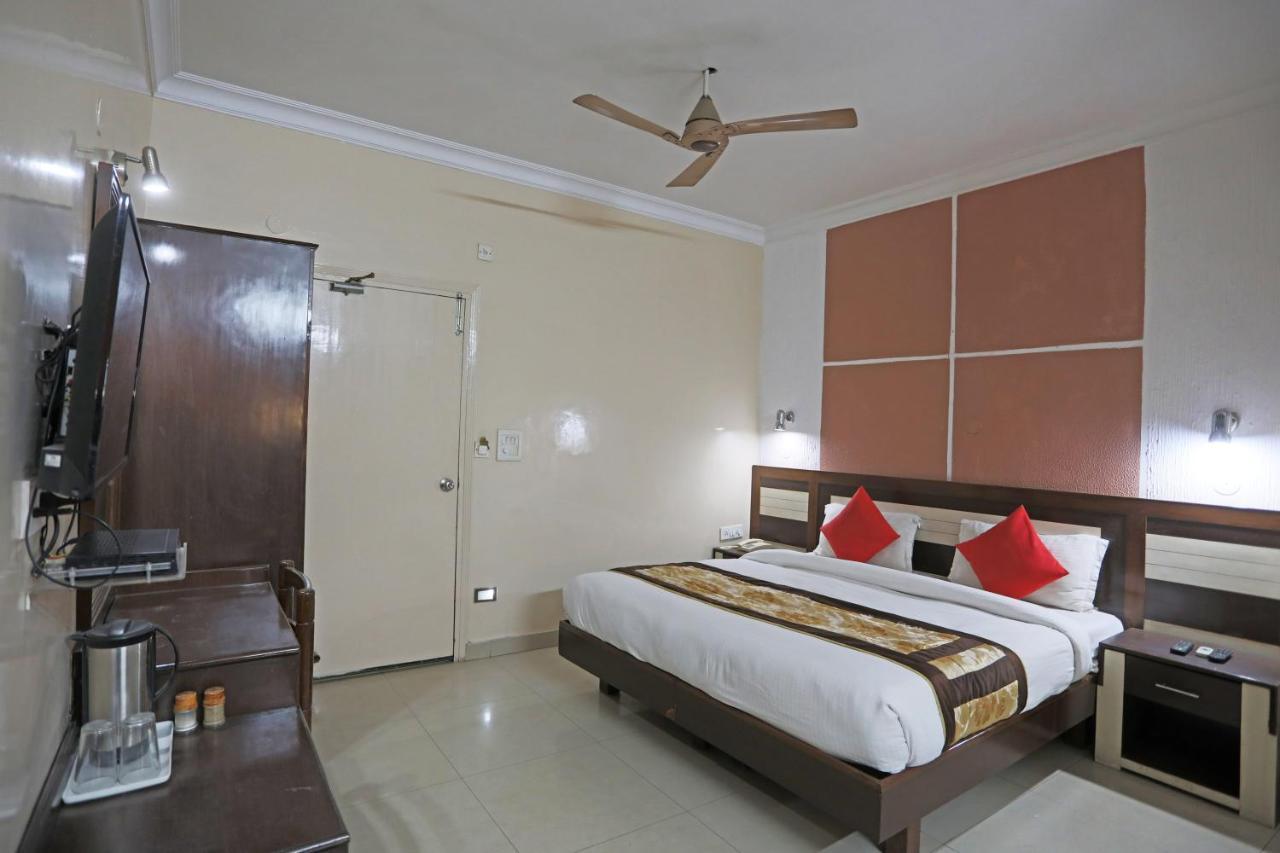 Hotel The Tourist - 1 Min From Railway Station New Delhi