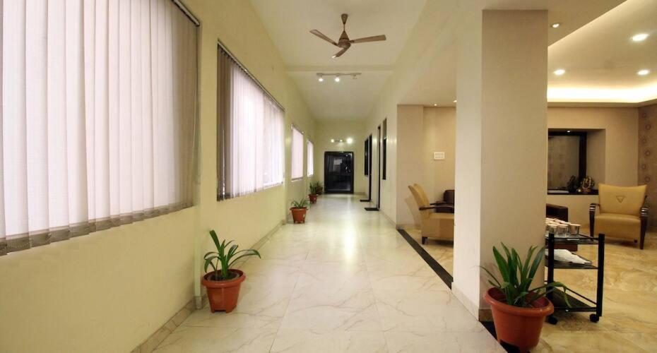 Hotel Tourist Deluxe New Delhi