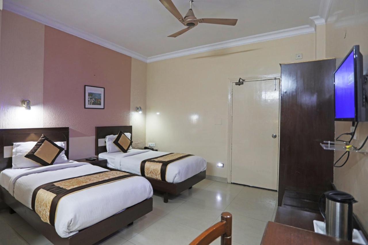 Tourist Deluxe Hotel New Delhi