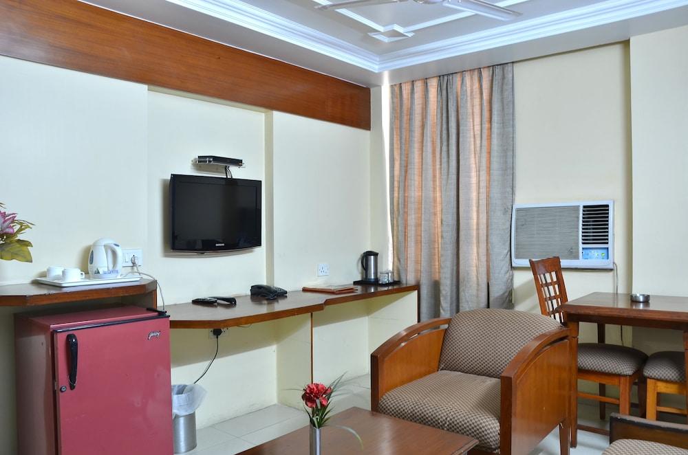 Hotel Tourist Deluxe