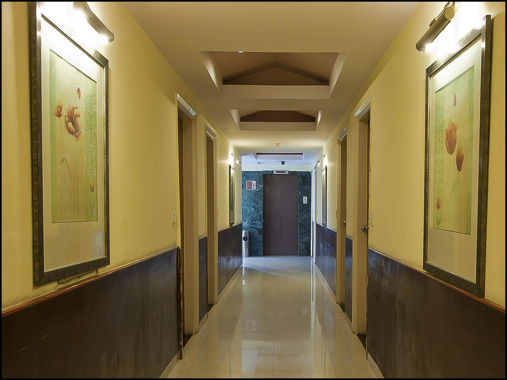 Tourist Deluxe Hotel